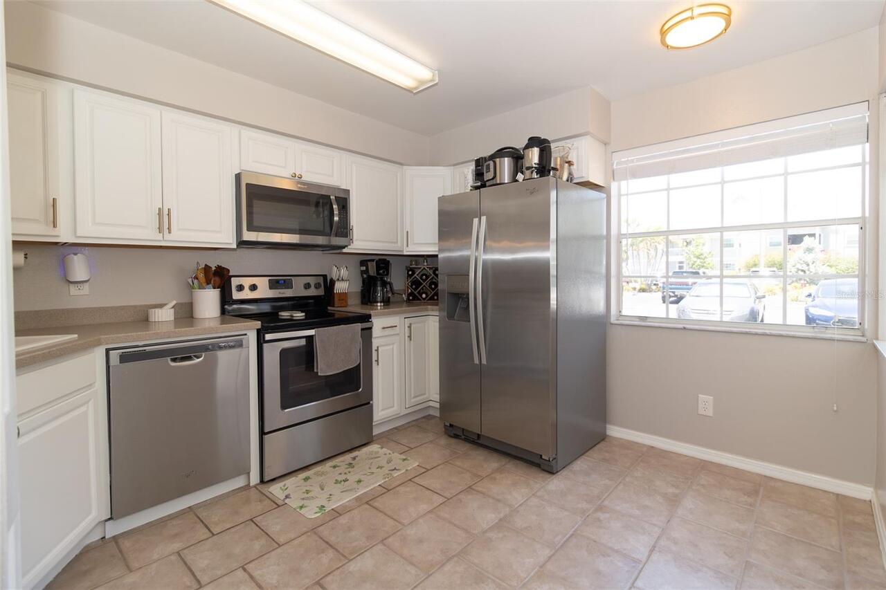 Listing Photo 12