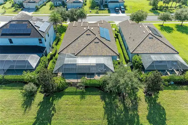 Listing Photo 10