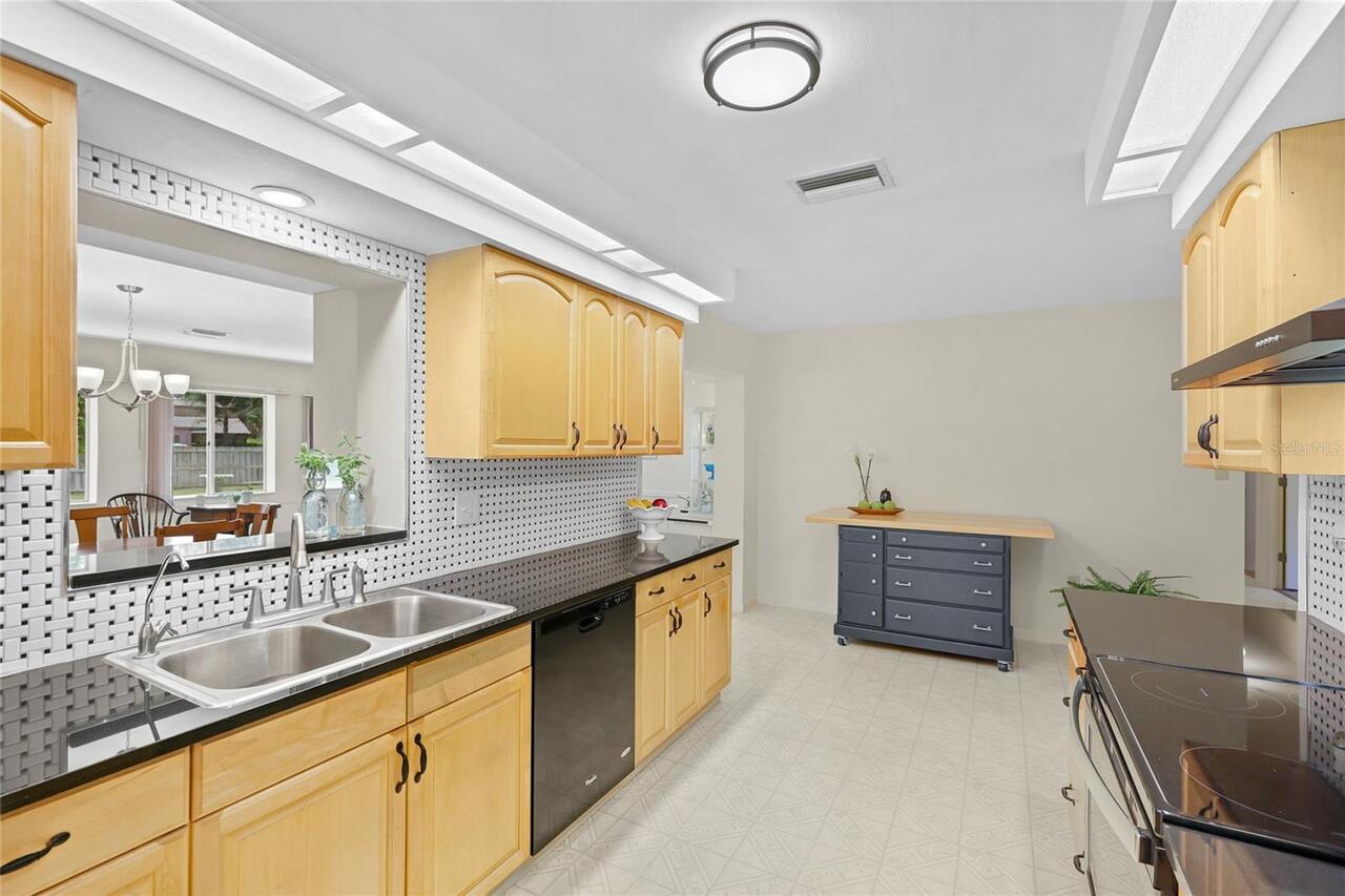 Listing Photo 9