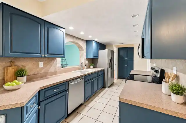 Listing Photo 8