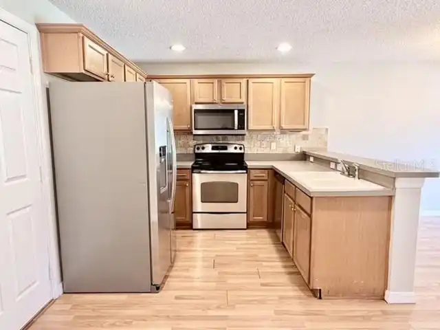 Listing Photo 8