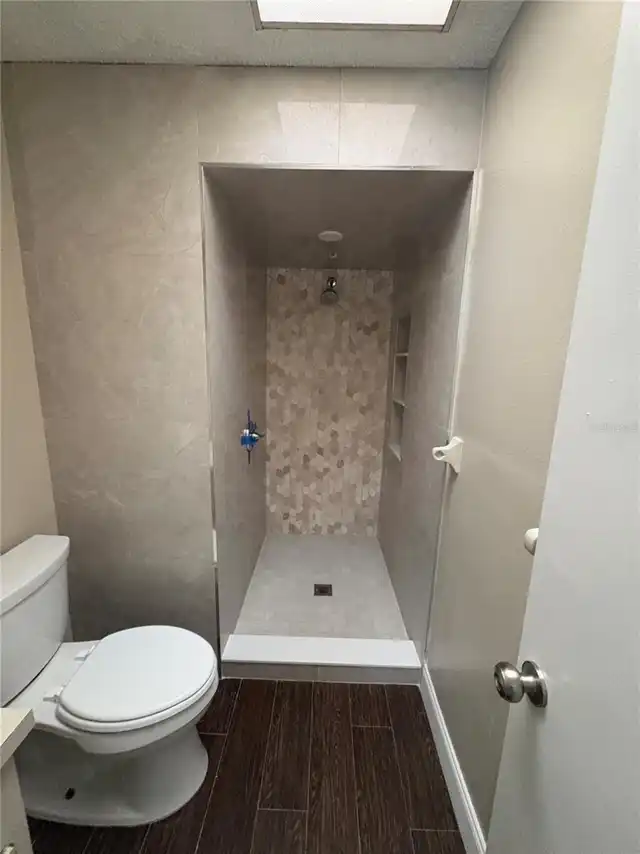 Listing Photo 14
