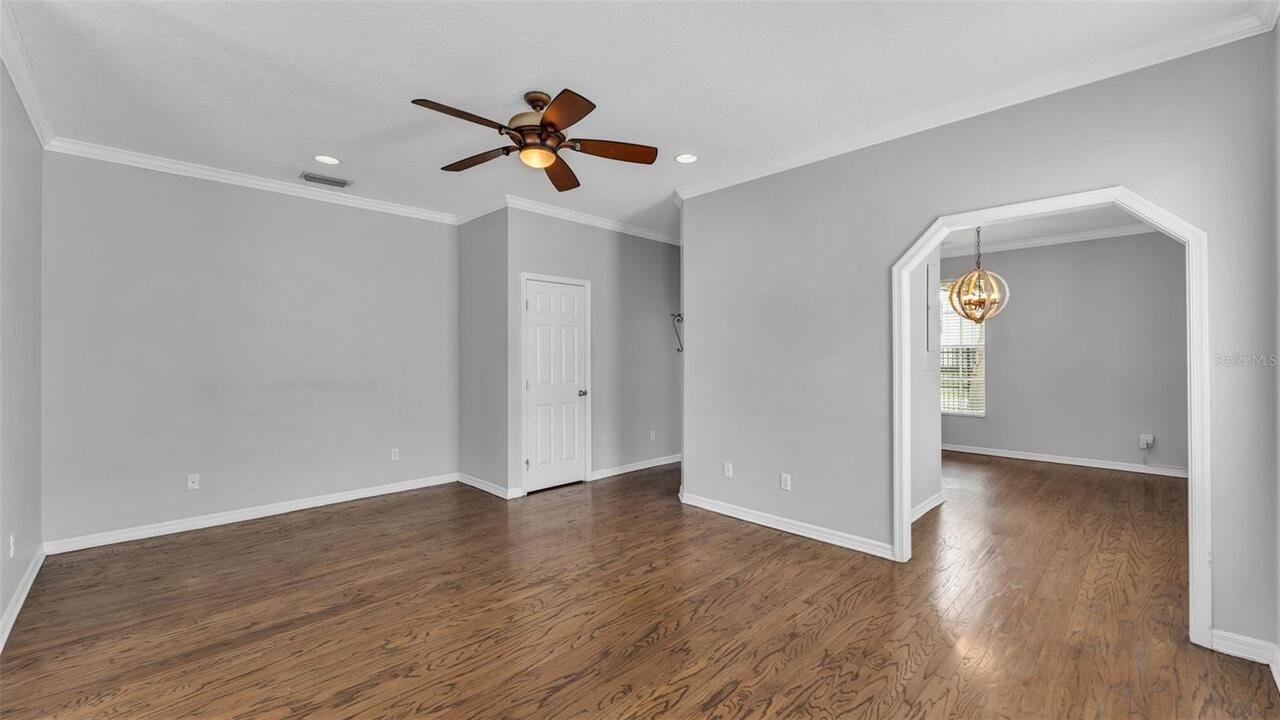 Listing Photo 12