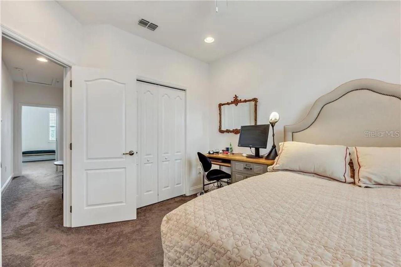 Listing Photo 10