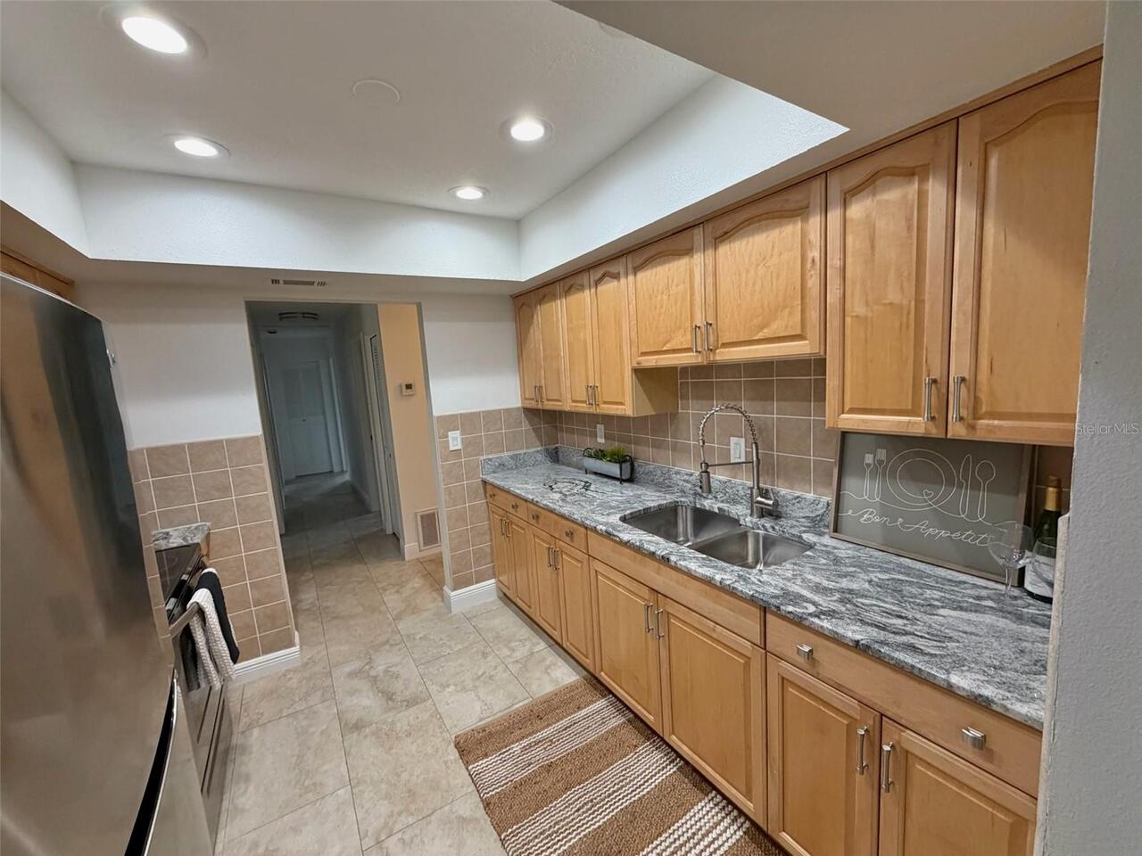 Listing Photo 8