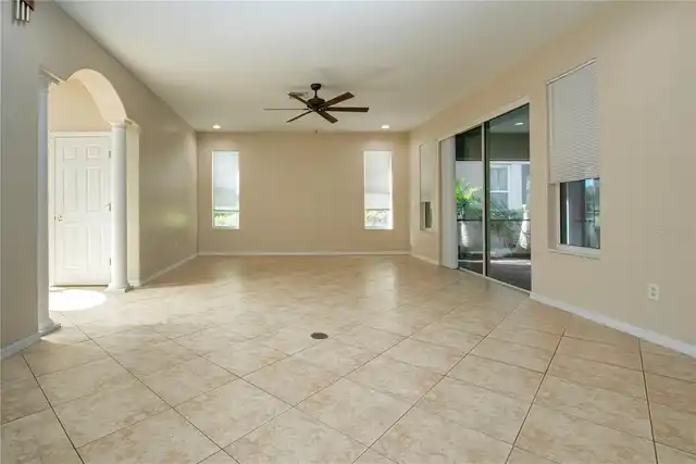 Listing Photo 12