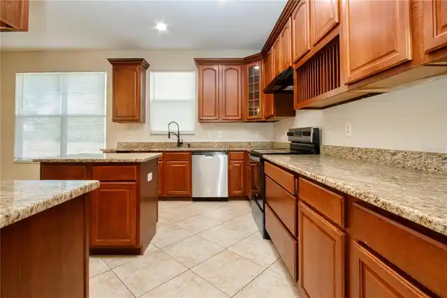Listing Photo 16