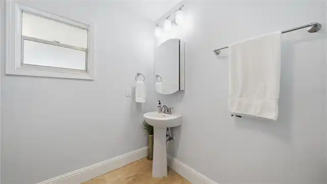 Listing Photo 15