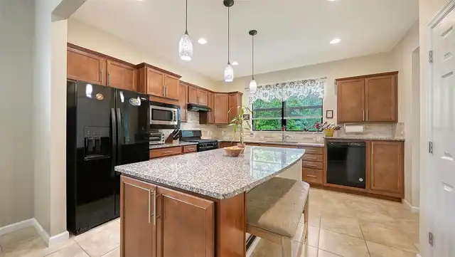 Listing Photo 18