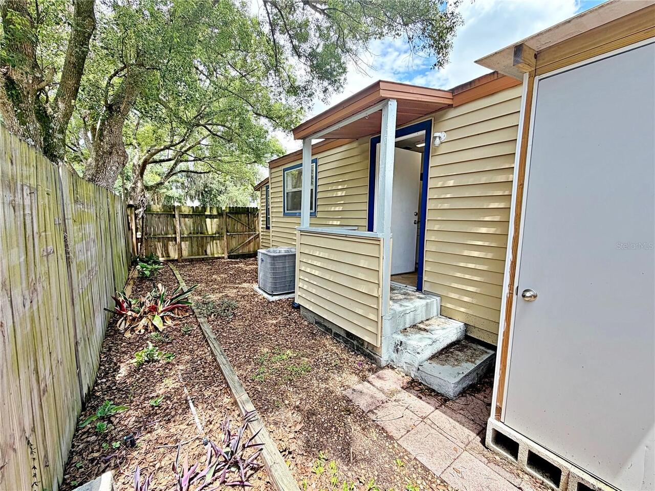 Listing Photo 11
