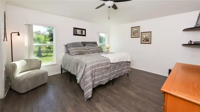 Listing Photo 10