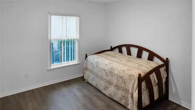 Listing Photo 15