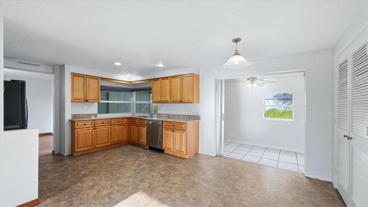 Listing Photo 8