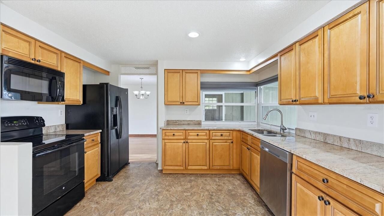 Listing Photo 9