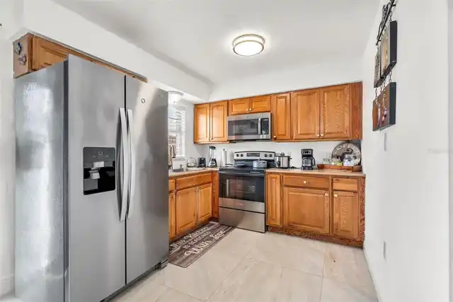 Listing Photo 11