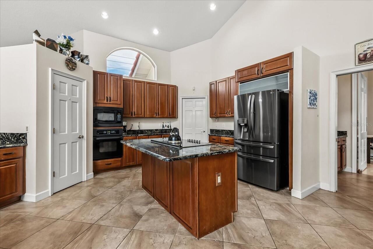 Listing Photo 11