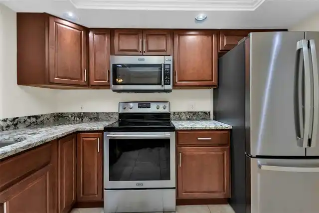 Listing Photo 12