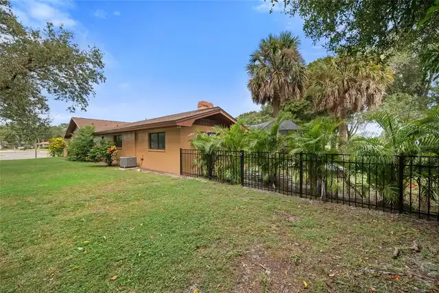 Listing Photo 8