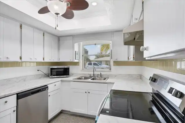 Listing Photo 10
