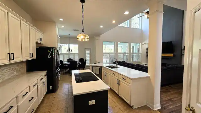 Listing Photo 6