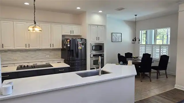 Listing Photo 9