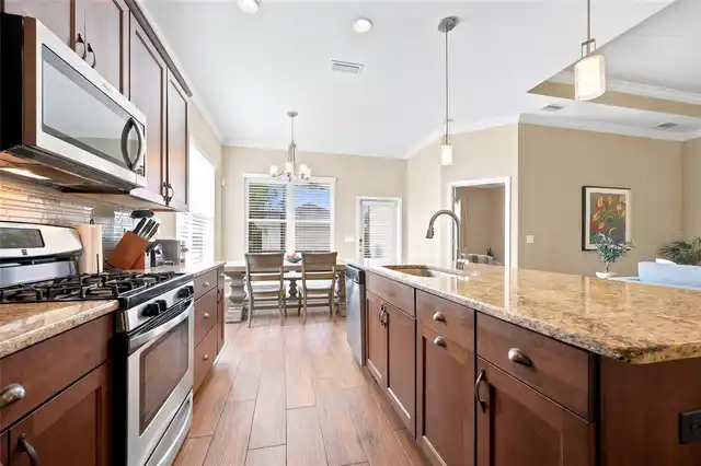 Listing Photo 8