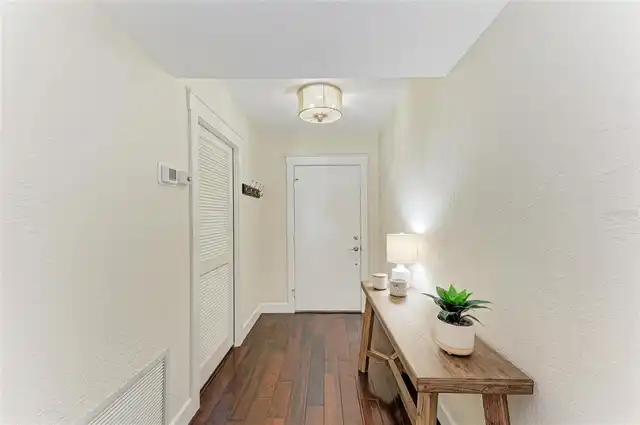 Listing Photo 10
