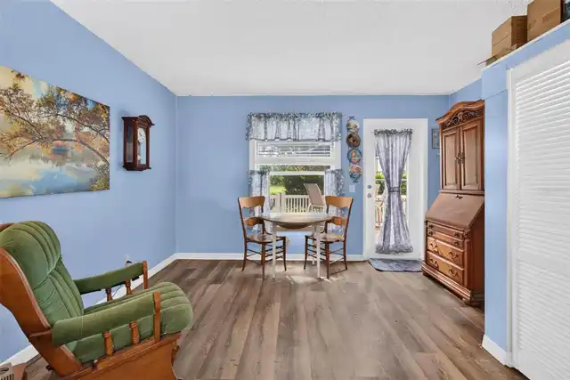 Listing Photo 12