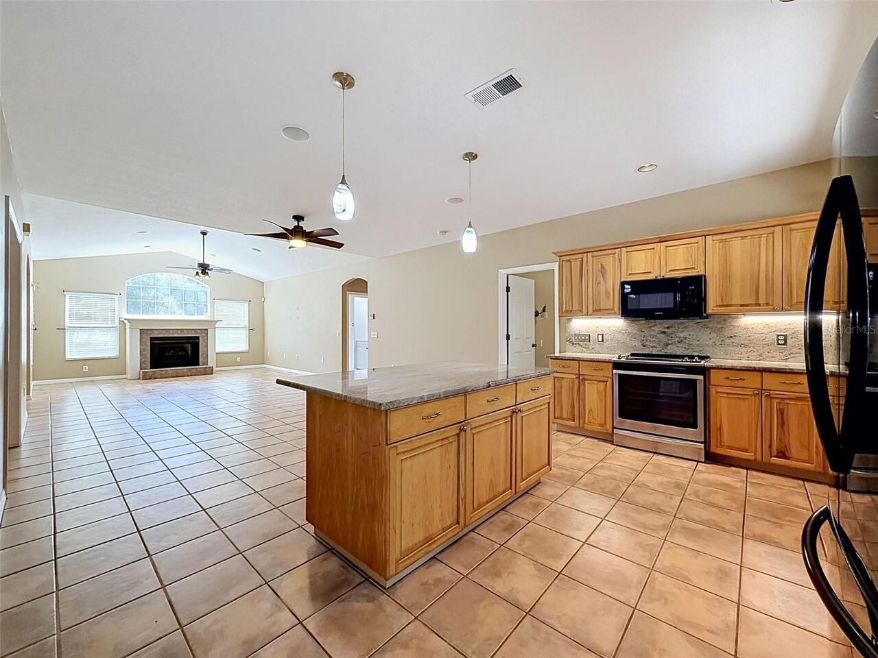 Listing Photo 14