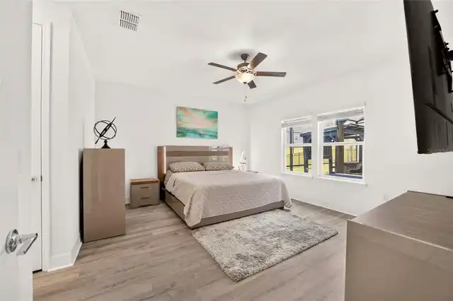 Listing Photo 25