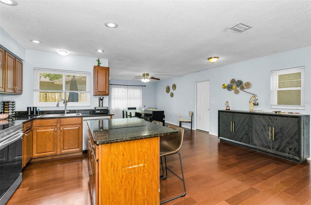 Listing Photo 9