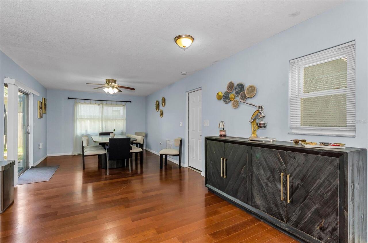 Listing Photo 10