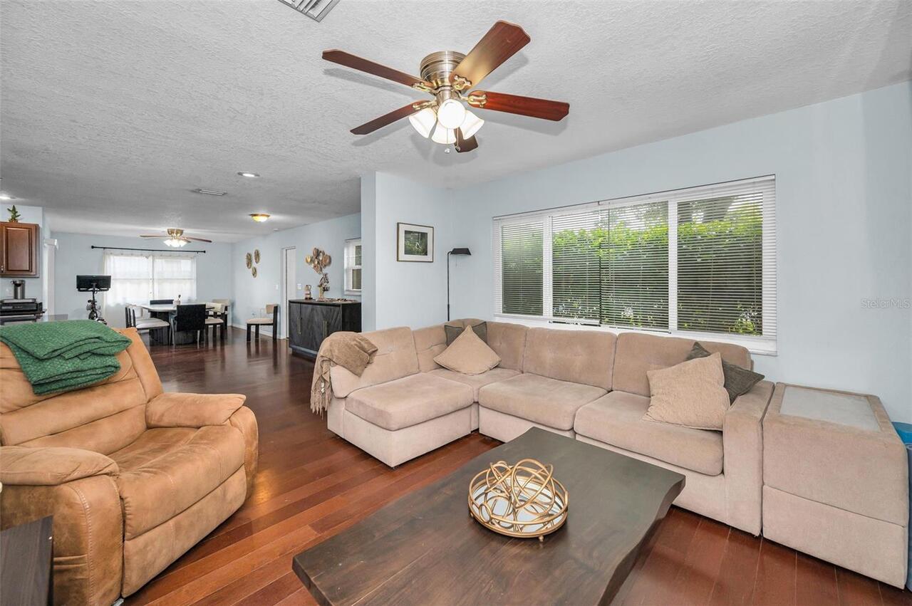 Listing Photo 14