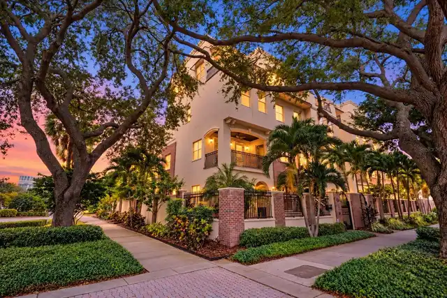 4BR, Home, 5BA, $4,500,000
Read More