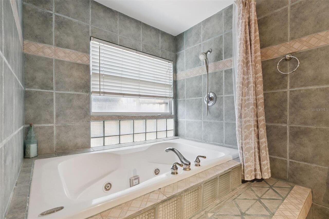 Listing Photo 18
