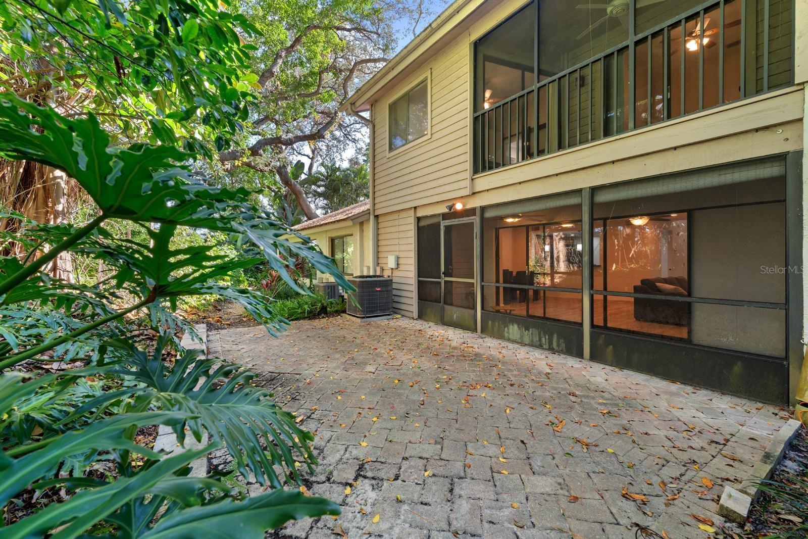 Listing Photo 11