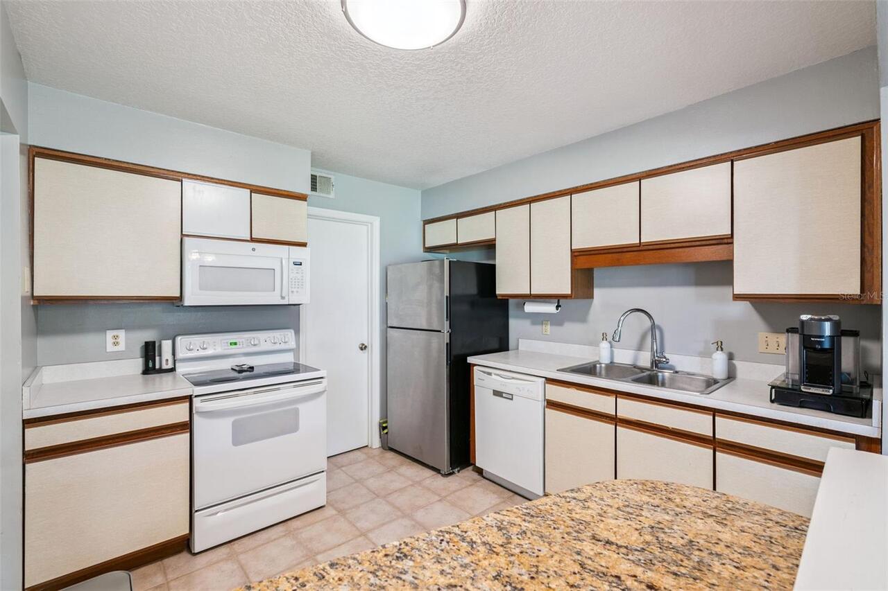 Listing Photo 8