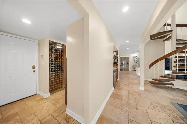 Listing Photo 17