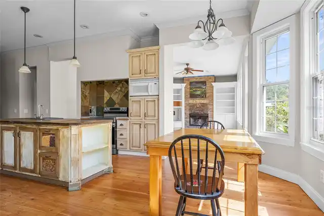 Listing Photo 8