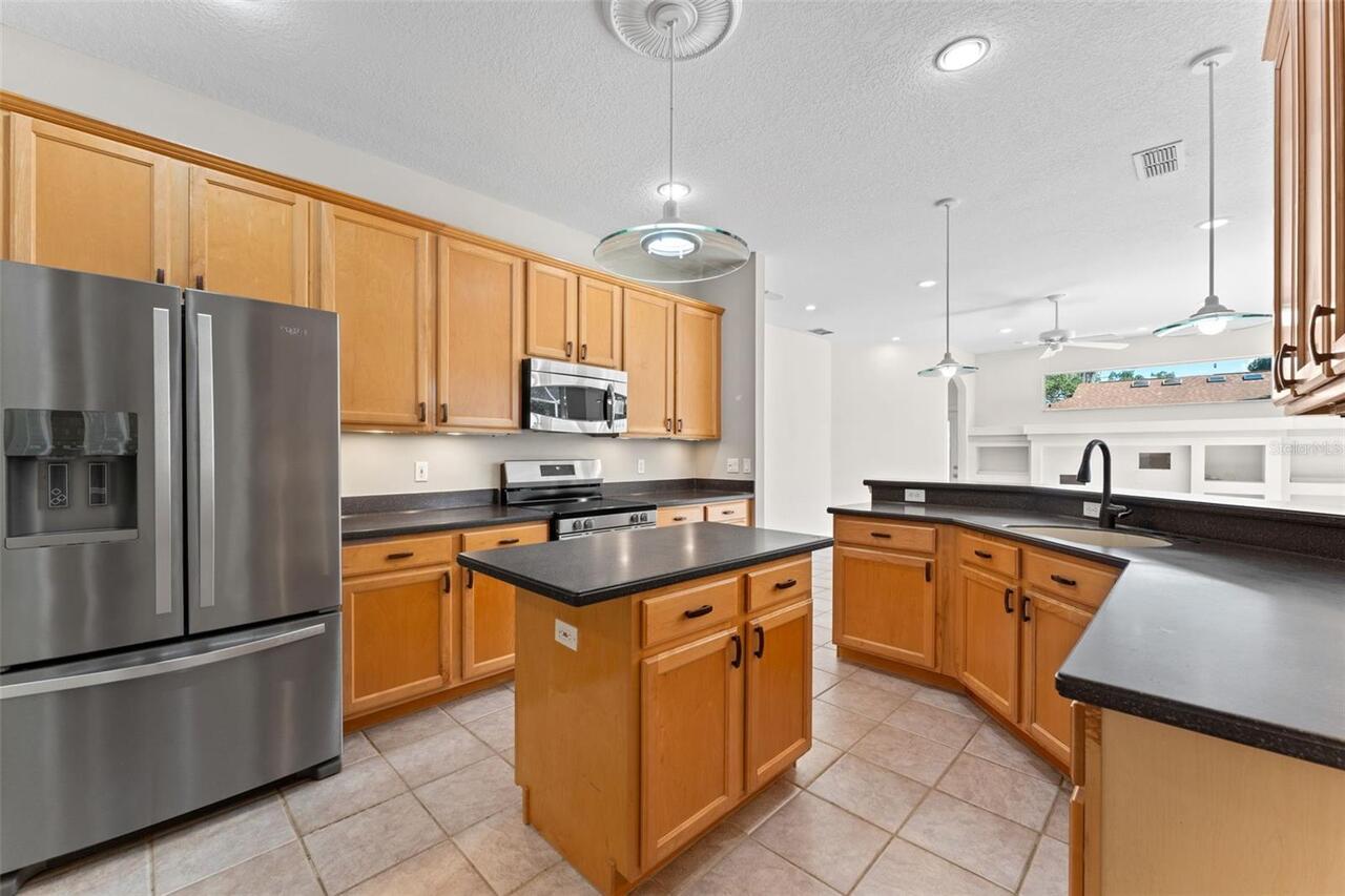 Listing Photo 12