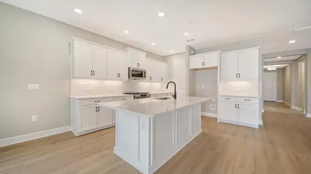 Listing Photo 8