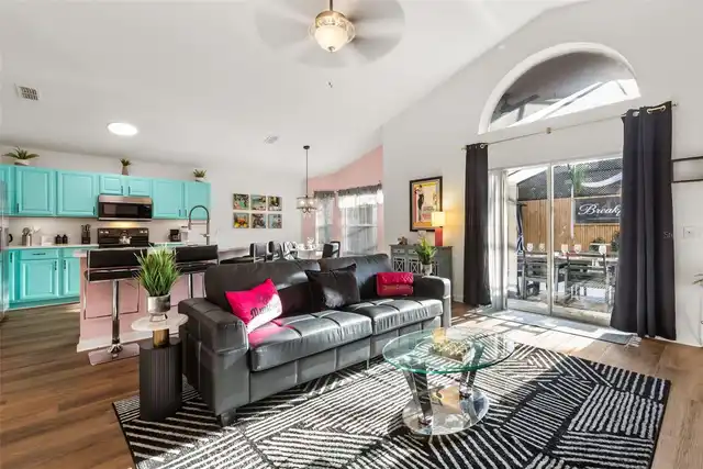 Listing Photo 16