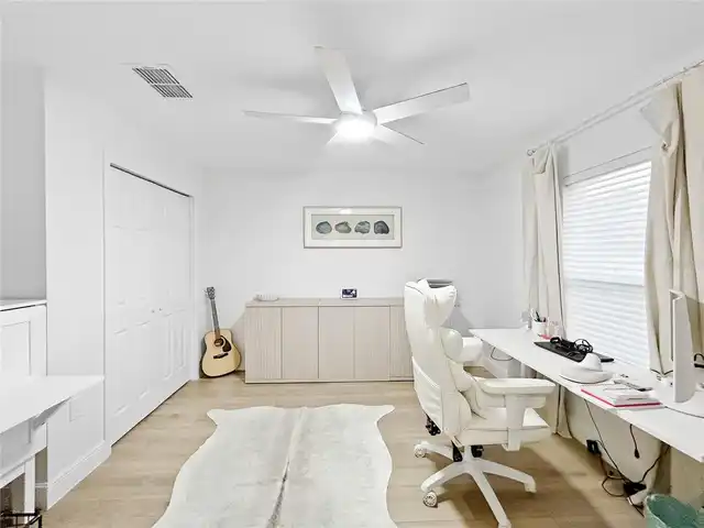 Listing Photo 14