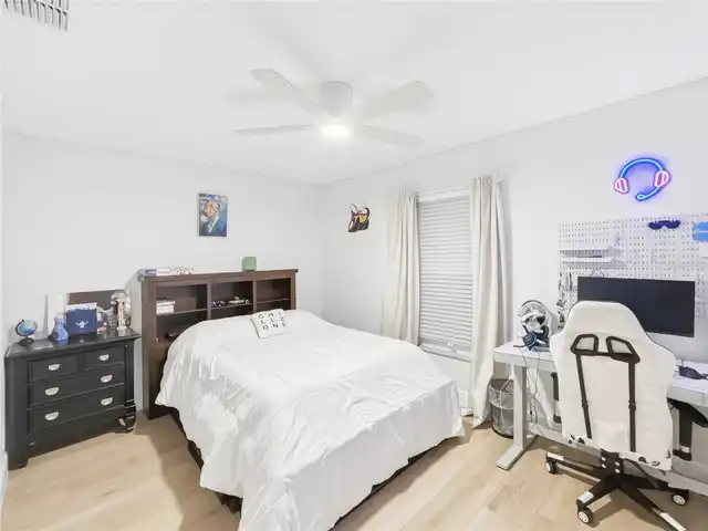 Listing Photo 15