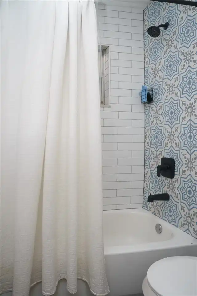 Listing Photo 21