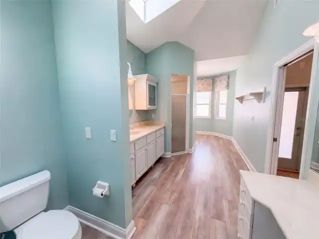Listing Photo 11