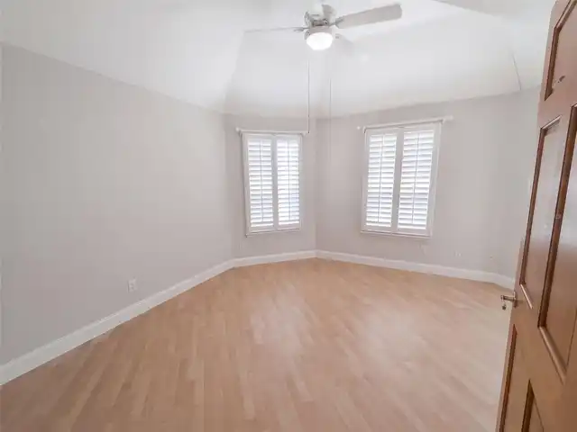 Listing Photo 25