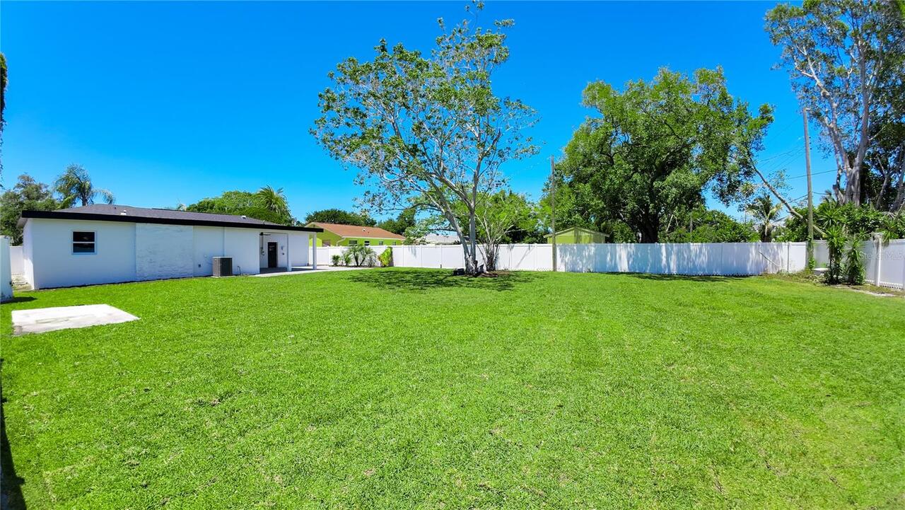 Listing Photo 11