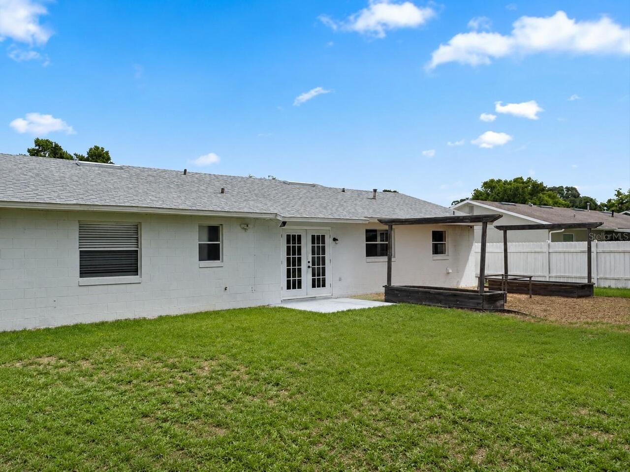 Listing Photo 12