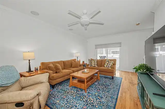 Listing Photo 9